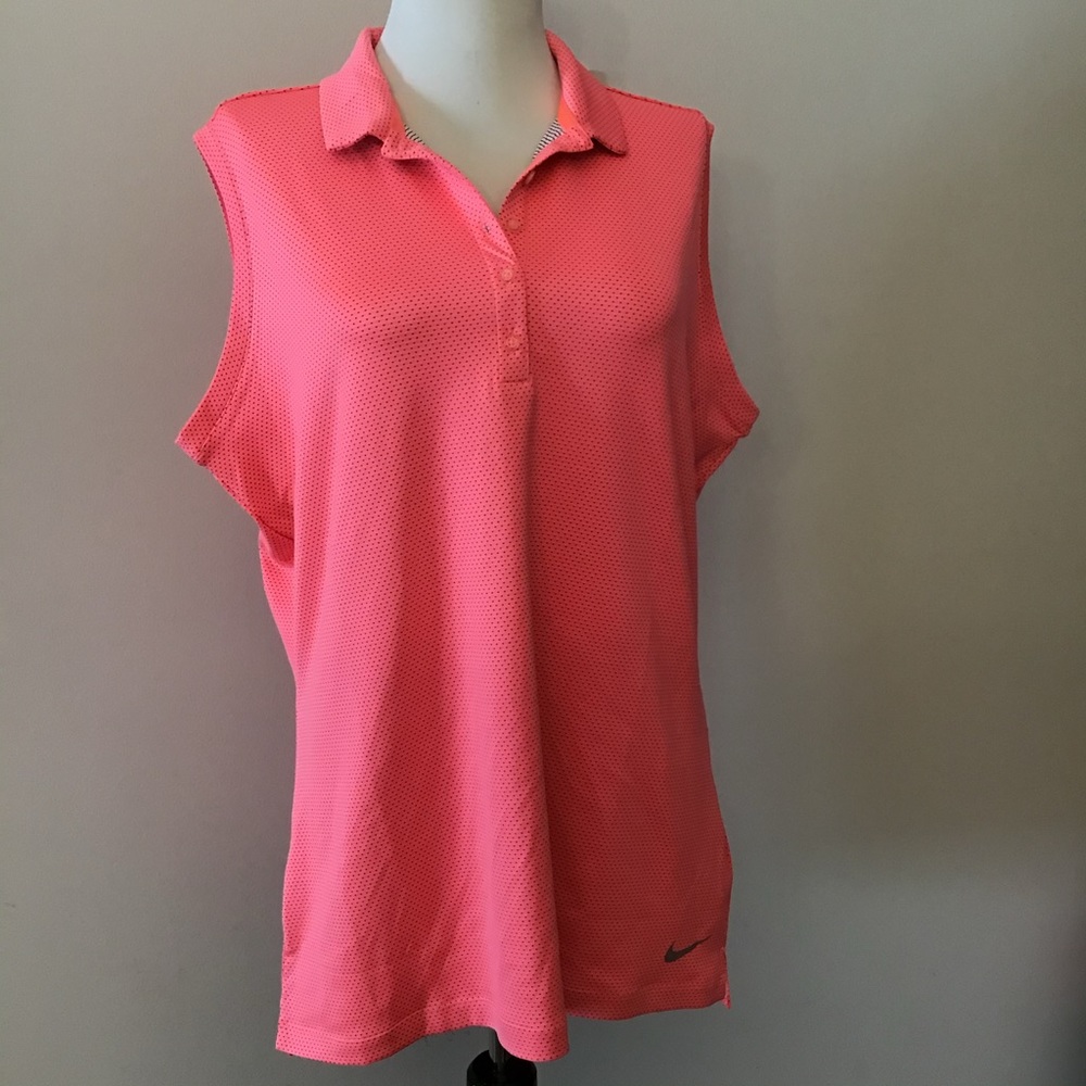NWOT Nike Dri-Fit Sleeveless Women’s Golf Shirt XL